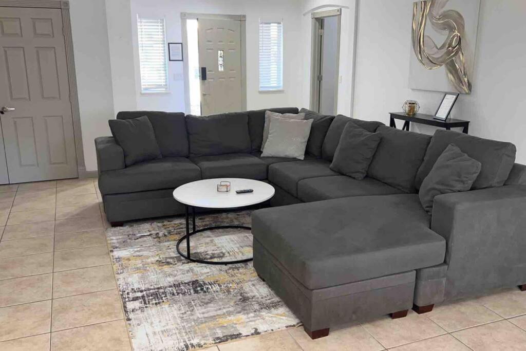 Spacious Getaway! Pool, Spa, Sleeps 9 Lake Havasu City Εξωτερικό φωτογραφία