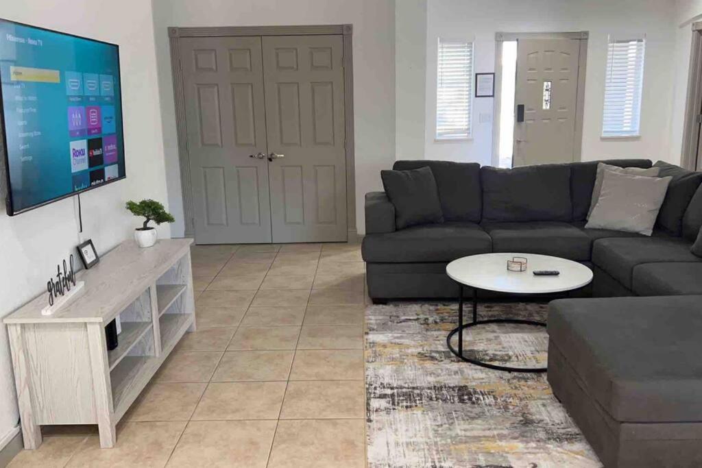 Spacious Getaway! Pool, Spa, Sleeps 9 Lake Havasu City Εξωτερικό φωτογραφία
