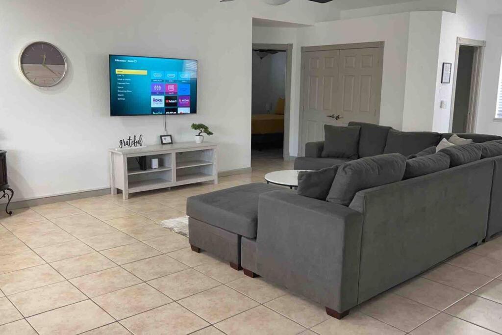 Spacious Getaway! Pool, Spa, Sleeps 9 Lake Havasu City Εξωτερικό φωτογραφία