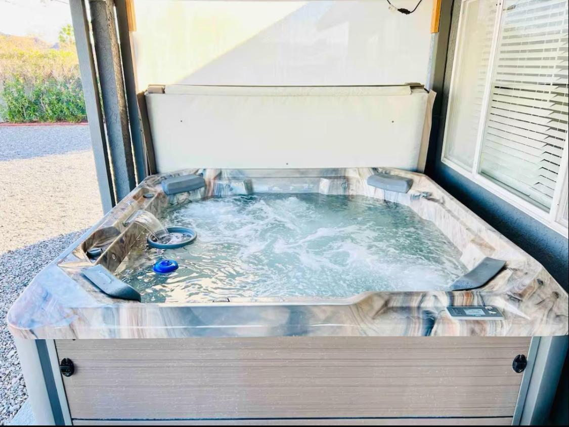 Spacious Getaway! Pool, Spa, Sleeps 9 Lake Havasu City Εξωτερικό φωτογραφία
