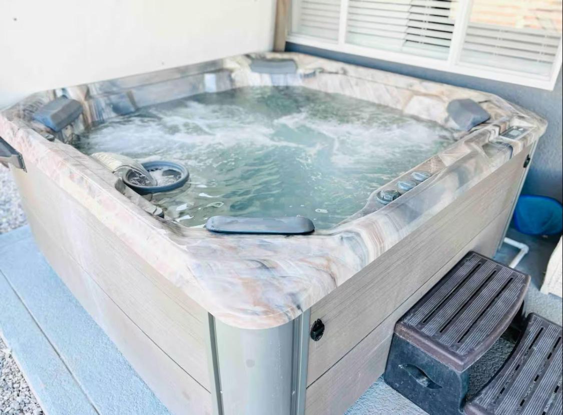 Spacious Getaway! Pool, Spa, Sleeps 9 Lake Havasu City Εξωτερικό φωτογραφία